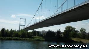 В Семее женщина спрыгнула с подвесного моста из-за семейных проблем