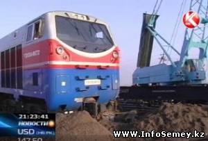 В Семее сошел с рельсов грузовой поезд