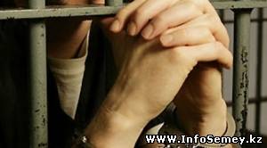 Житель Семея под предлогом попить воды изнасиловал первокурсницу