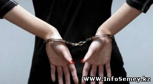 Жительница Усть-Каменогорска после ссоры зарубила мать топором