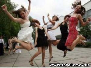 Акимат Семея предложил отказаться от выпускных балов