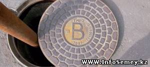 В Семее в открытый канализационный колодец упал четырехлетний малыш