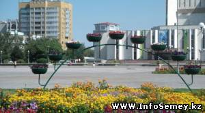 ФОТО: Семей благоустраивают к международному антиядерному форуму