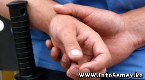 В Семее пятерых полицейских обвиняют в применении пыток