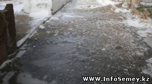 ФОТО: Более 60 жителей Семея пострадали из-за гололеда