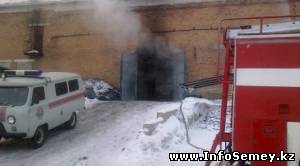 На одном из крупных складов Семея произошел пожар