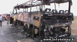 Полностью сгорел автобус , эвакуированы 39 пассажиров
