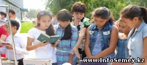 Как в Семее отметили 168 лет со дня рождения Абая Кунанбаева