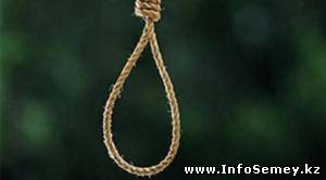 В дачном массиве Восточный мужчина убил возлюбленную после чего повесился сам