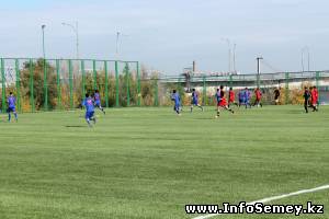 Семейде жаңа футбол алаңы ашылды