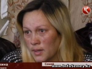 Мать-одиночку с четырьмя детьми выселяют из квартиры в Семее