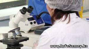 Зарплаты медиков и учителей повысятся в Казахстане с 2015 года