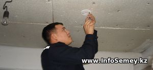 В Семее в домах многодетных семей установили датчики угарного газа