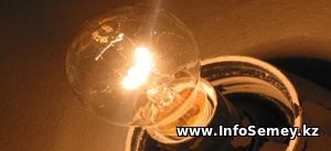 Жители Семея усомнились в законности оплаты за свет в подъезде напрямую