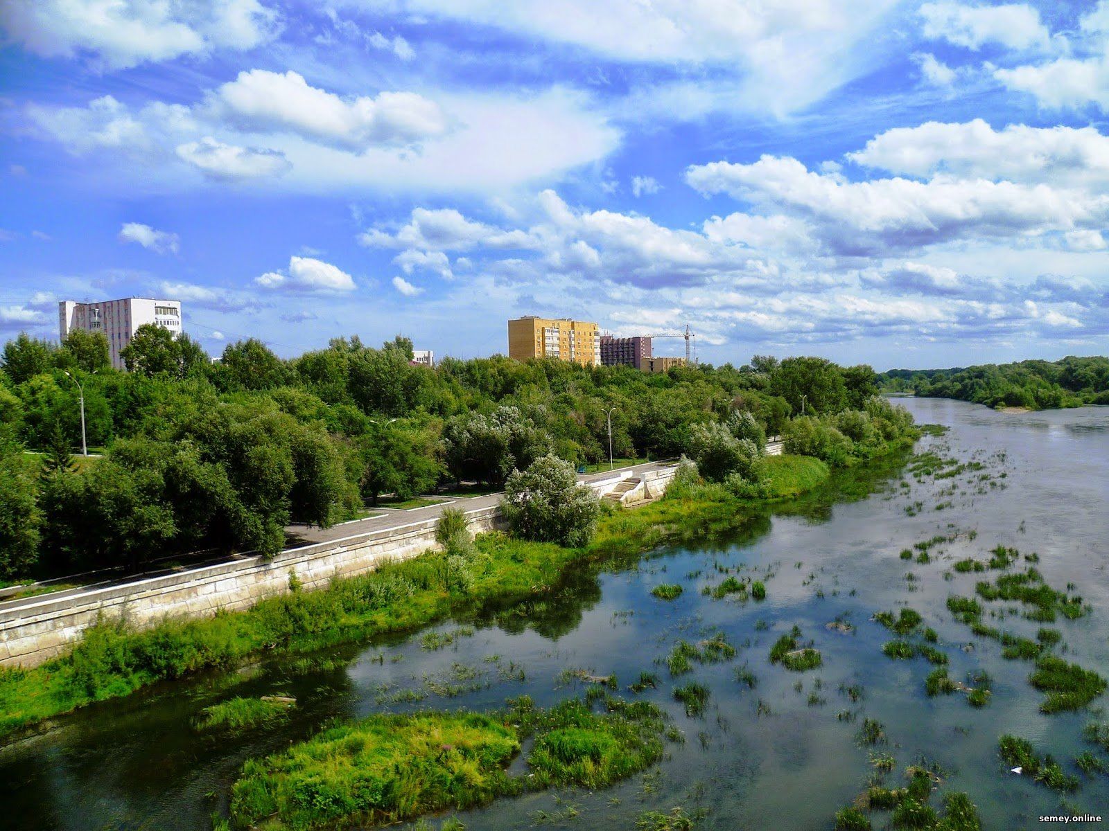Зеленый город, набережная